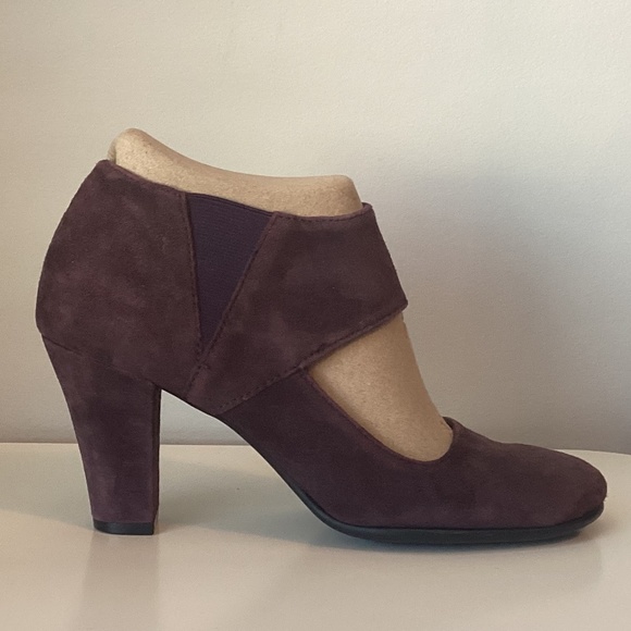 Aerosoles Roled Oats Mary Jane Pumps in Dark Purple Suede - 7M - Picture 1 of 7